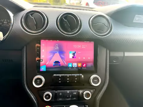 Ford Mustang – stacja multimedialna Android – zdjęcie 1