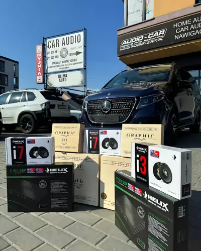 Zestawy HELIX – głośniki HELIX Compose i3 przed salonem Audio Car – zdjęcie 1