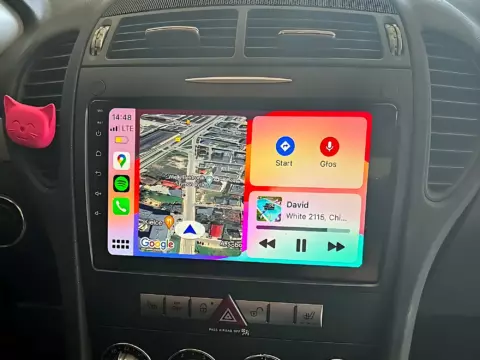Mercedes SLK – stacja multimedialna z CarPlay – zdjęcie 1