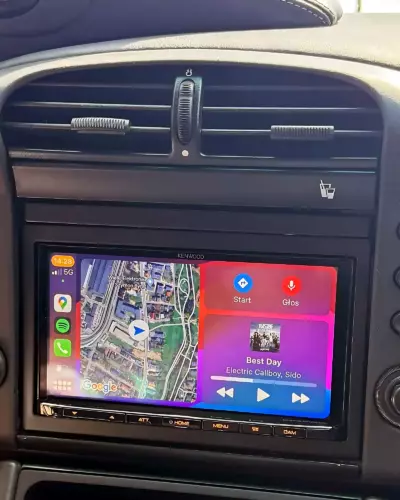 Porsche 911 (996) – stacja multimedialna z CarPlay – zdjęcie 2