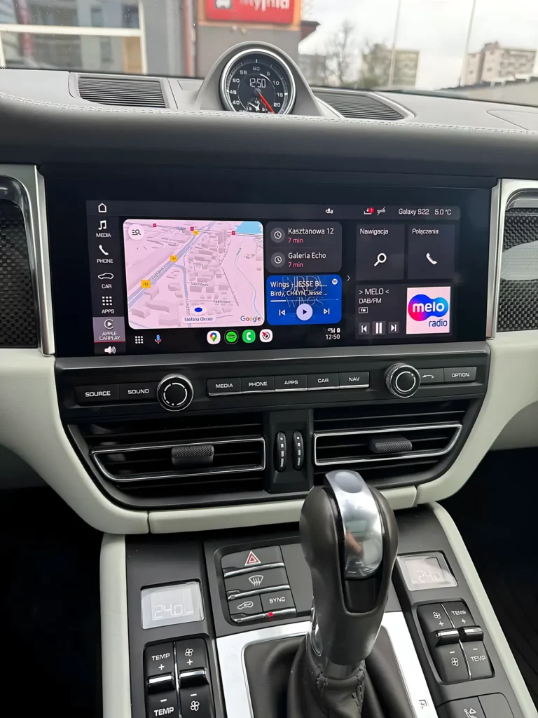 CarPlay na fabrycznym ekranie Porsche Macan
