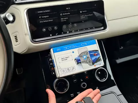 Range Rover Velar – CarPlay i Android Auto na fabrycznym ekranie – zdjęcie 1