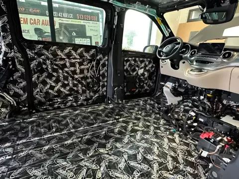 Wygłuszenie busa – ściany i podłoga – ściany boczne i podłoga w busie – zdjęcie 1