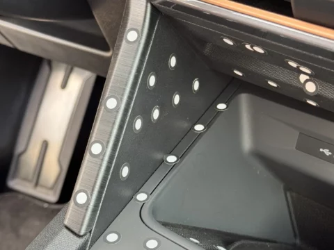 Cupra – konsola z markerami do skanowania 3D