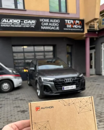 Zabezpieczenia IGLA i AUTHOR – AUTHOR IGLA przed montażem w Audi, w tle nasz warsztat