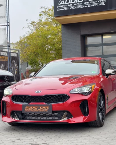 Kia Stinger z USA po konwersji – przed naszym warsztatem w Kielcach