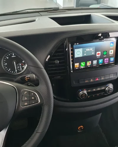 Mercedes Vito – kokpit z nową stacją