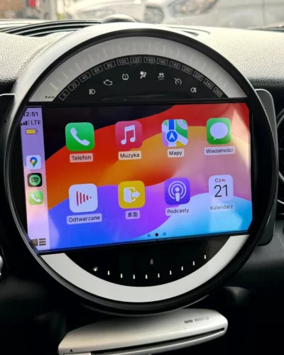 MINI – ekran startowy CarPlay na okrągłej stacji