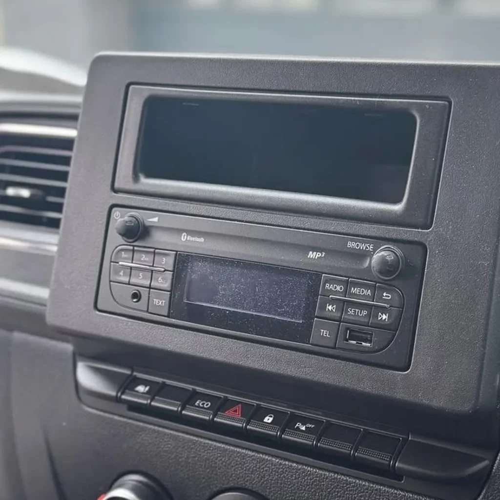 Renault Master – radio 1-DIN i duży ekran z Android Auto – Przed