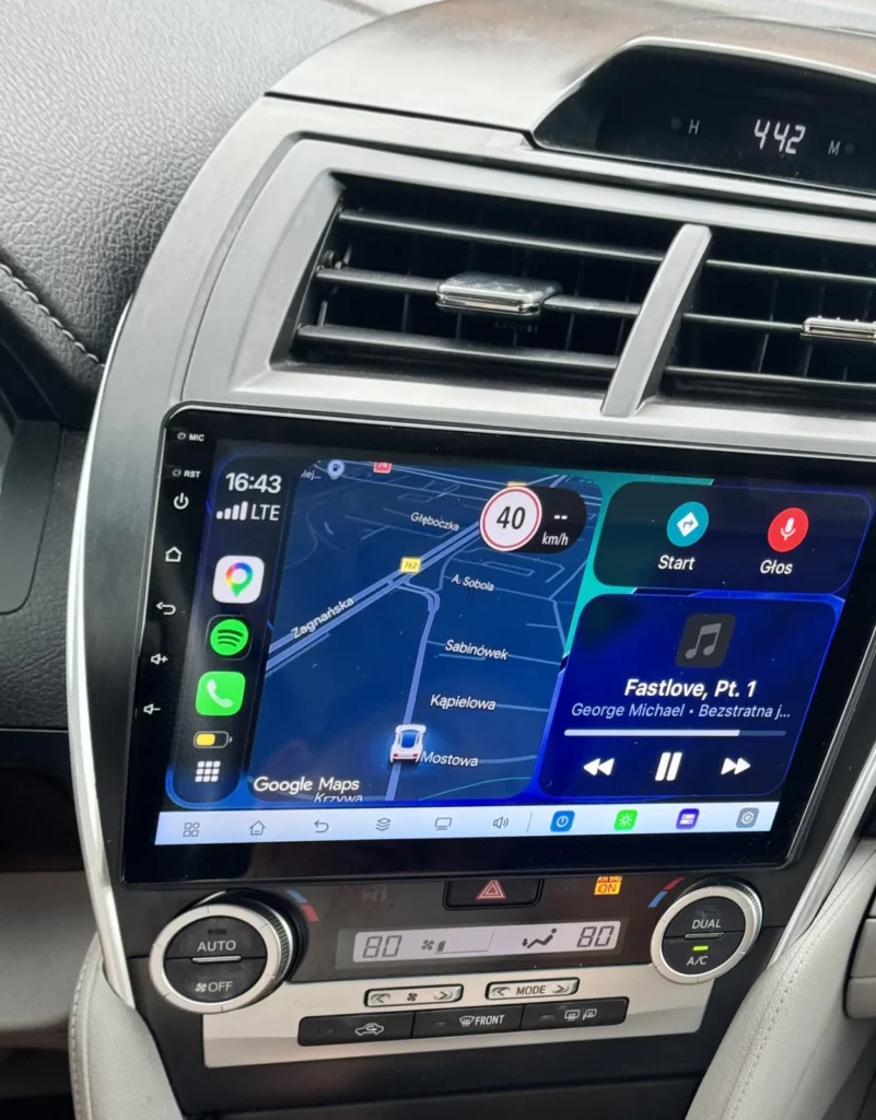 Toyota Camry – fabryczne radio i nowa stacja – Po