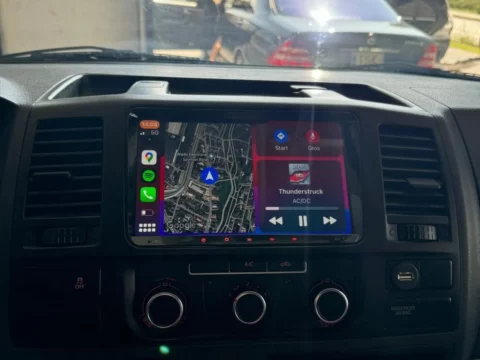 Volkswagen Transporter T5 – stacja 2-DIN z Apple CarPlay