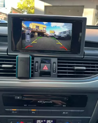 Kamery na fabrycznych ekranach – Audi A6 C7 – obraz z kamery na ekranie MMI