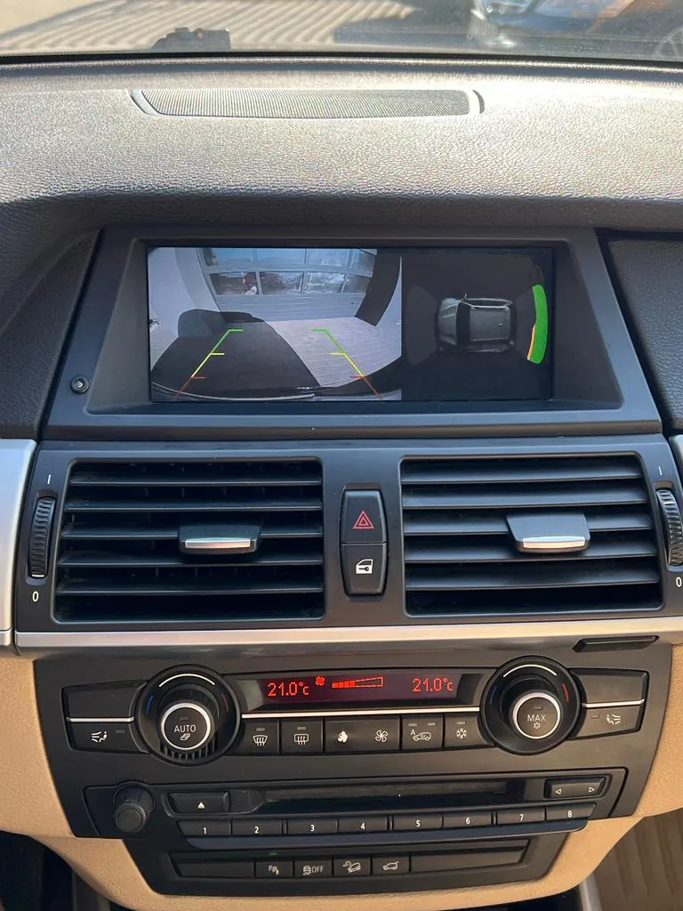 BMW X5 E70 – obraz z kamery w iDrive