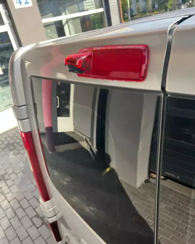 Kamera w świetle stopu – Opel Vivaro – kamera w trzecim świetle stopu