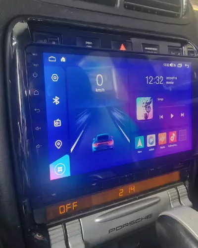 Stacje i CarPlay w kolejnych autach – Porsche – stacja Android