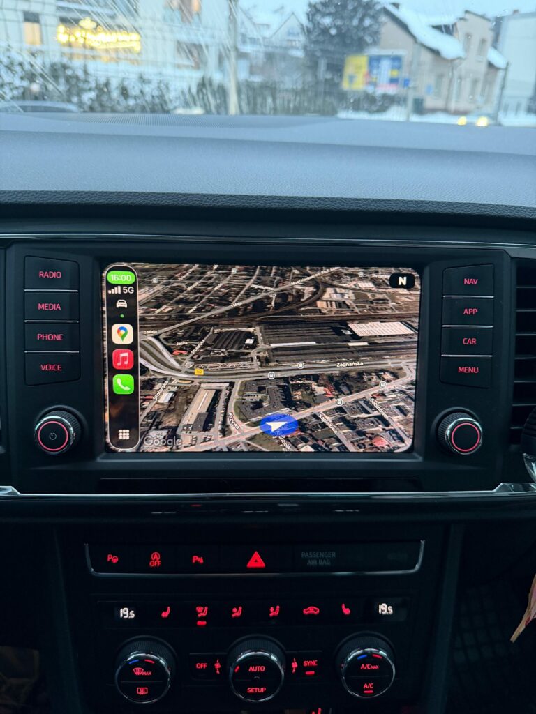 Seat – CarPlay na fabrycznym ekranie