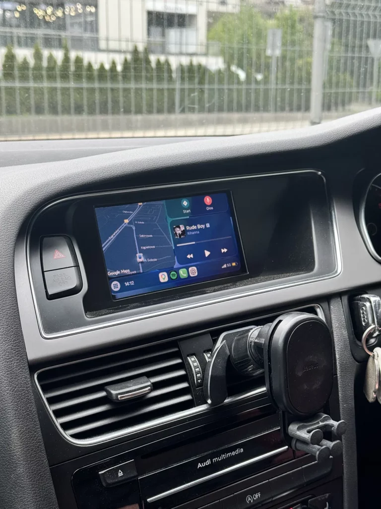 Audi A4 B8 – CarPlay na fabrycznym ekranie – przez moduł