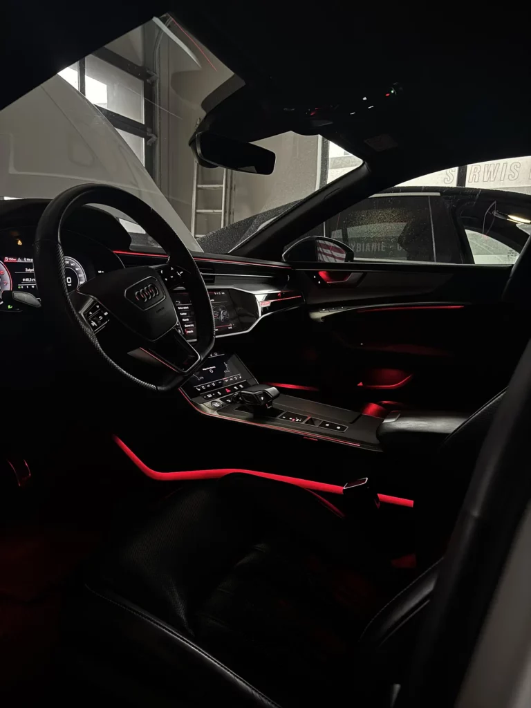 Audi A6 C8 – oświetlenie ambient w kabinie