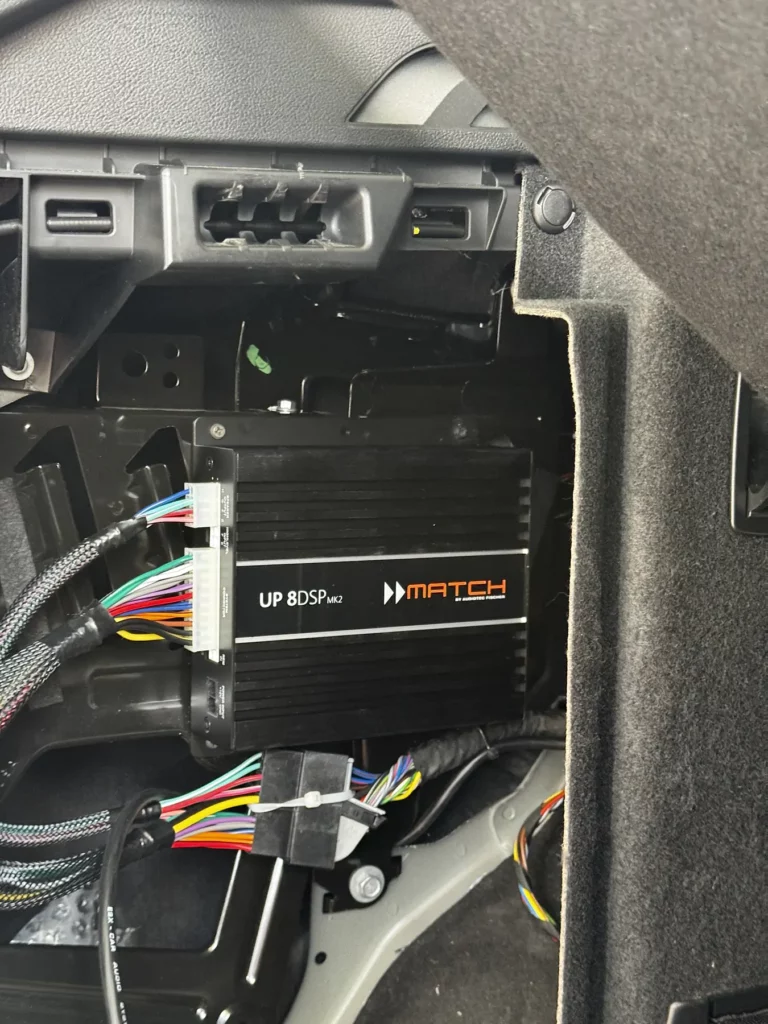 MATCH UP 8DSP w BMW X3 po podłączeniu