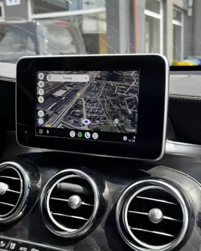 Mercedes C / GLC – CarPlay i Android Auto na fabrycznym ekranie – zdjęcie 2