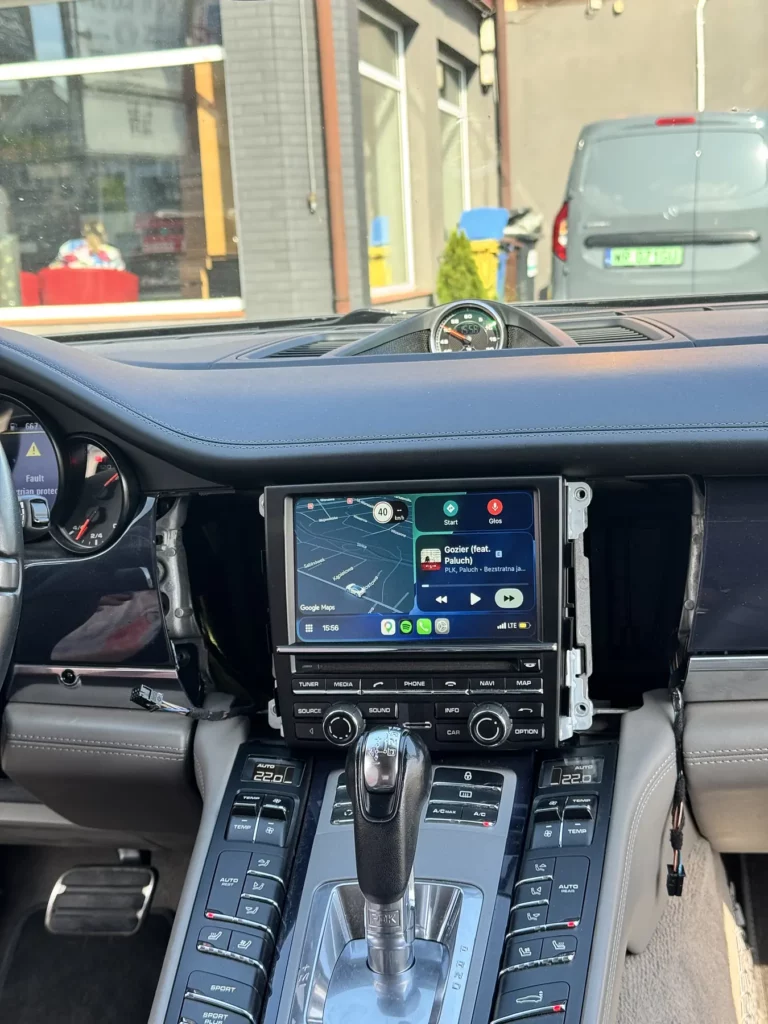 Porsche – CarPlay na fabrycznym ekranie