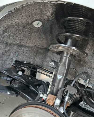 Volkswagen – Przednie nadkole wyłożone filcem